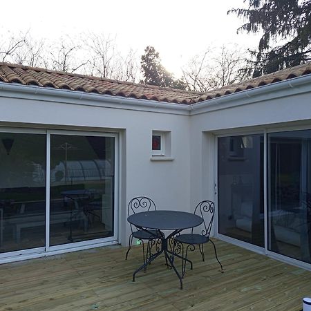 Mas Des Vignes Piscine Chauffee Bed & Breakfast Le Champ-Saint-Pere Luaran gambar