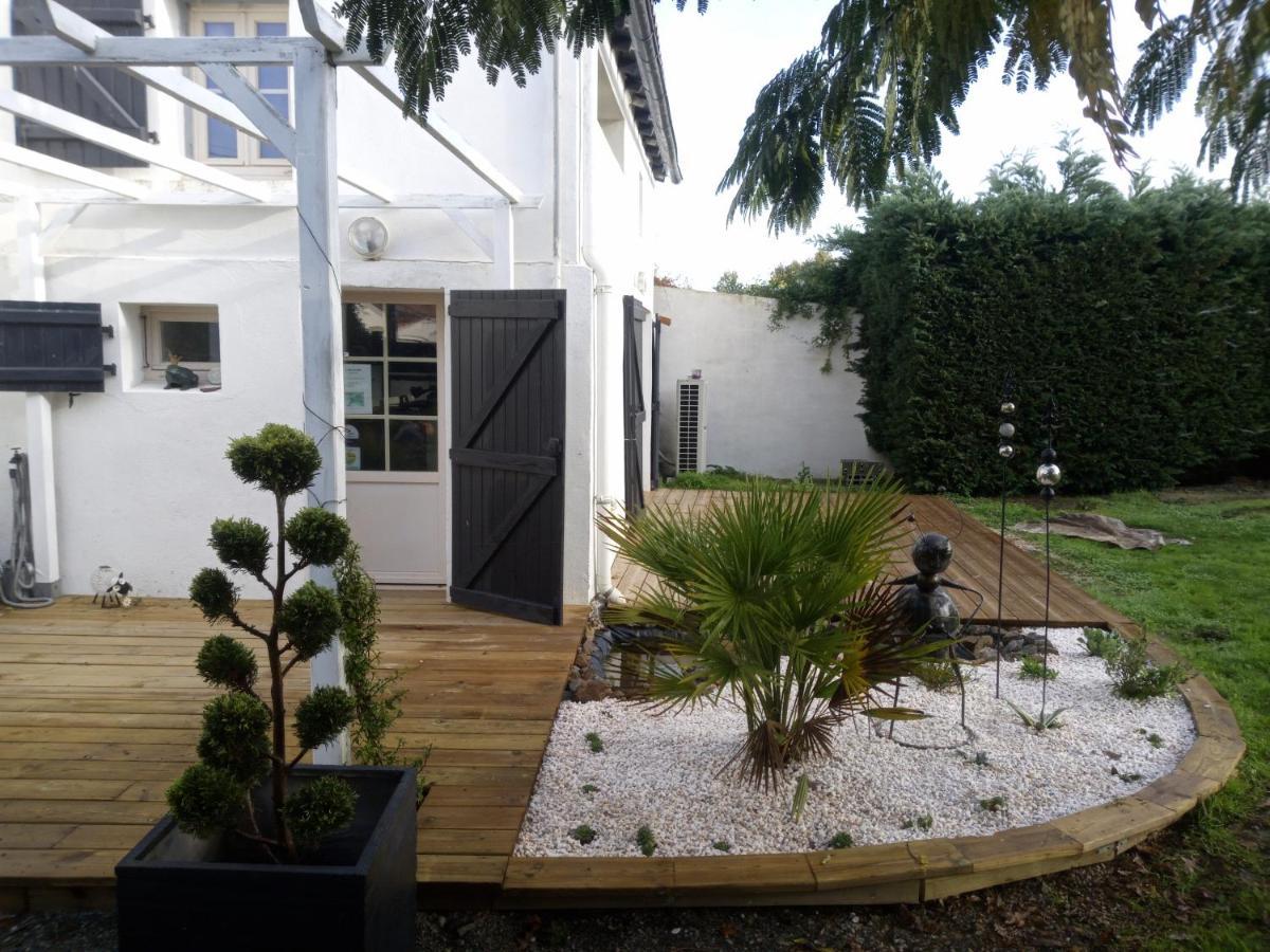 Mas Des Vignes Piscine Chauffee Bed & Breakfast Le Champ-Saint-Pere Luaran gambar