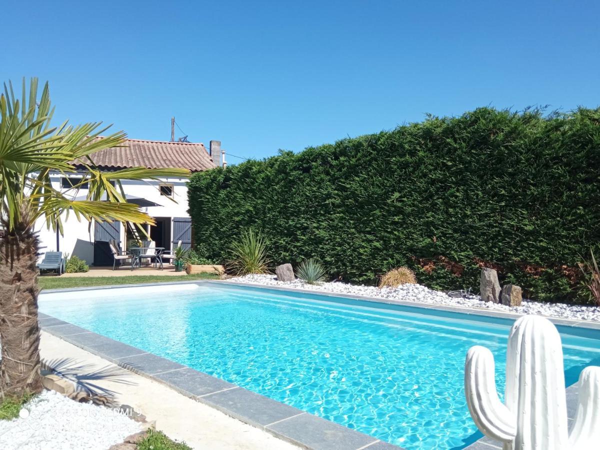 Mas Des Vignes Piscine Chauffee Bed & Breakfast Le Champ-Saint-Pere Luaran gambar