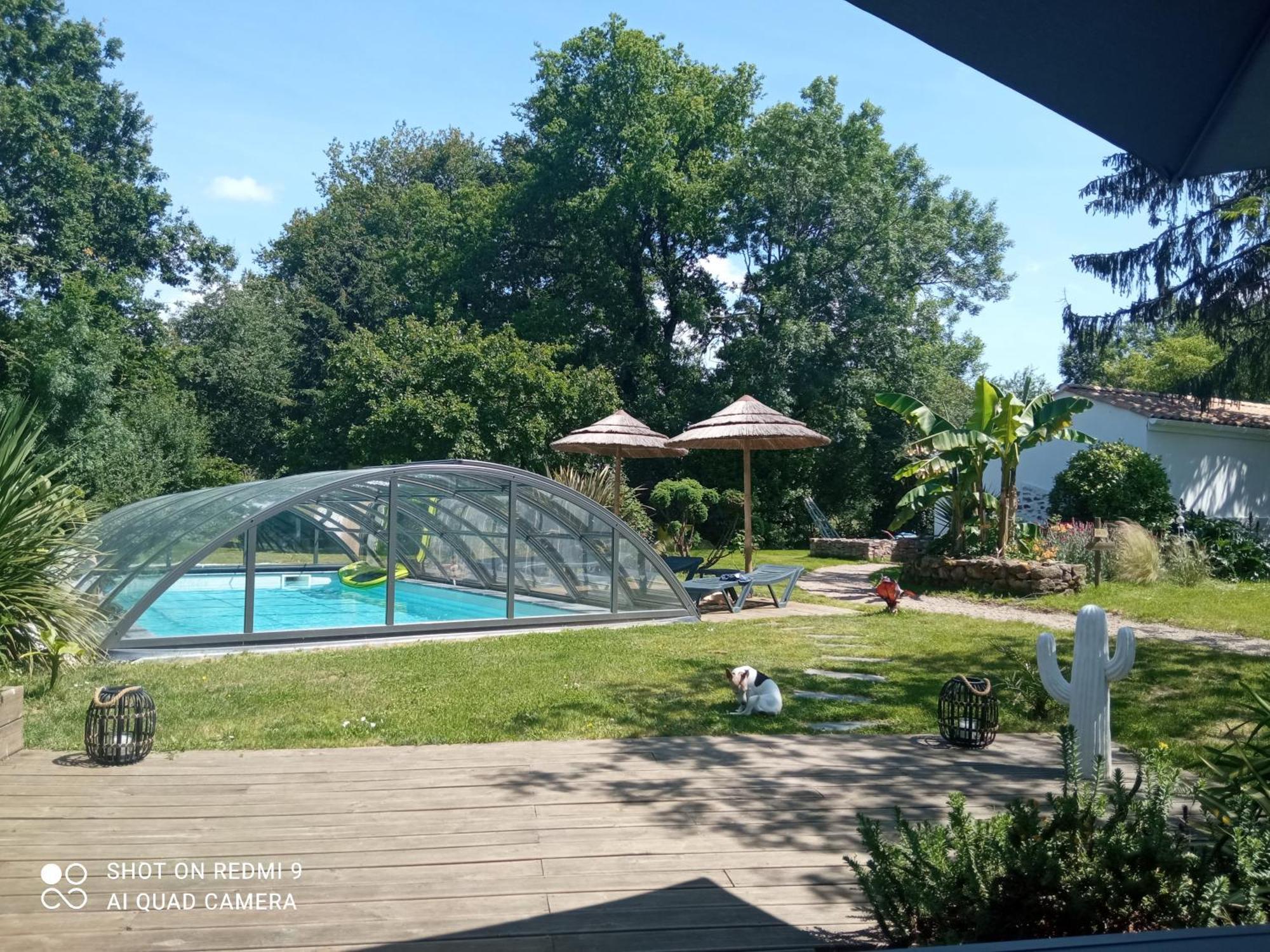 Mas Des Vignes Piscine Chauffee Bed & Breakfast Le Champ-Saint-Pere Luaran gambar