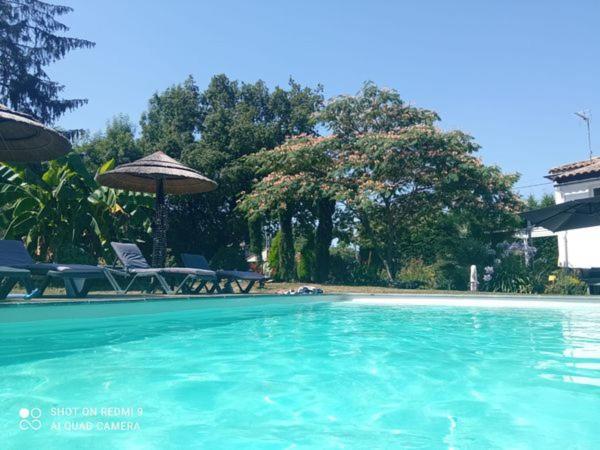 Mas Des Vignes Piscine Chauffee Bed & Breakfast Le Champ-Saint-Pere Luaran gambar