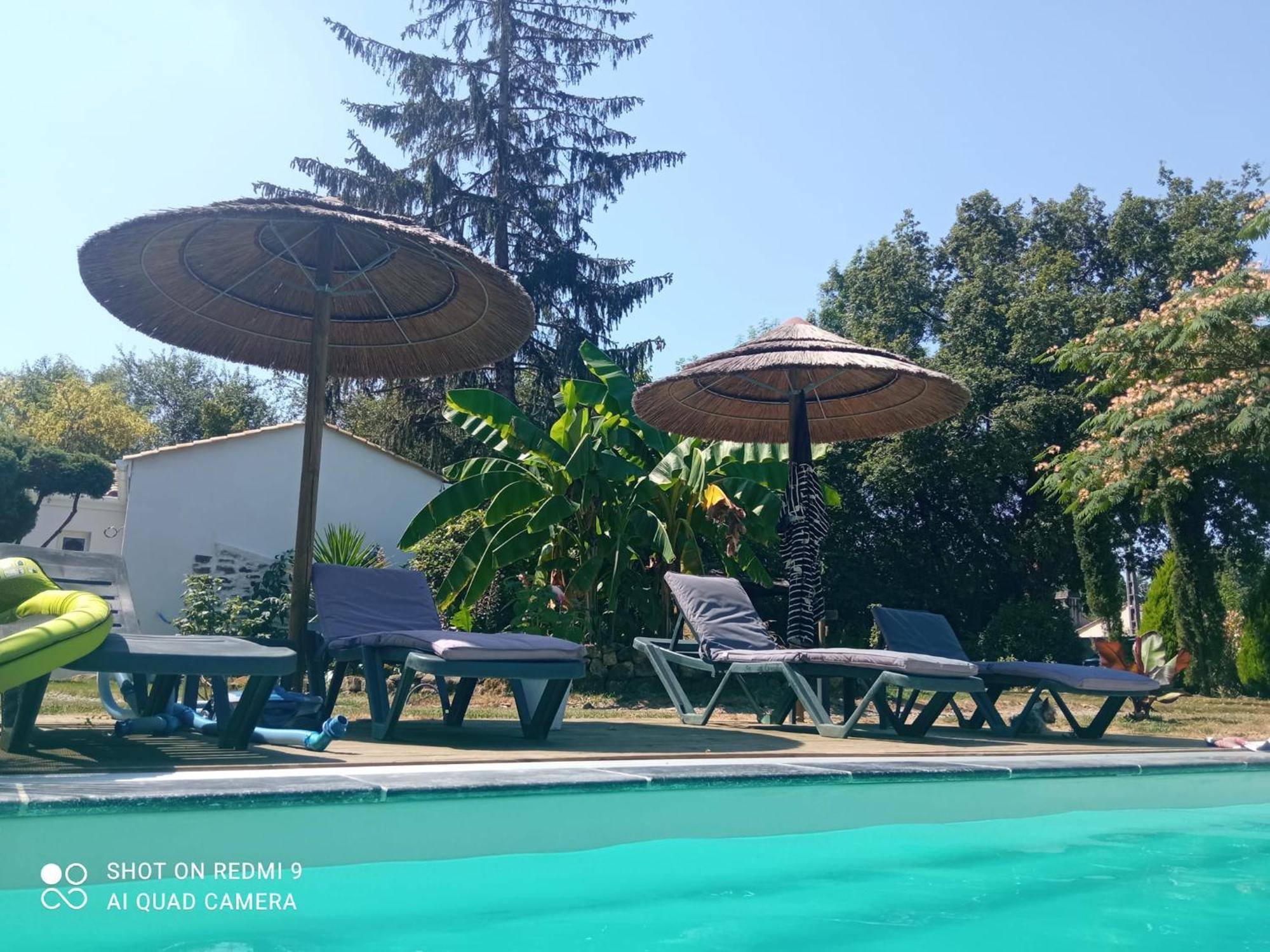Mas Des Vignes Piscine Chauffee Bed & Breakfast Le Champ-Saint-Pere Luaran gambar