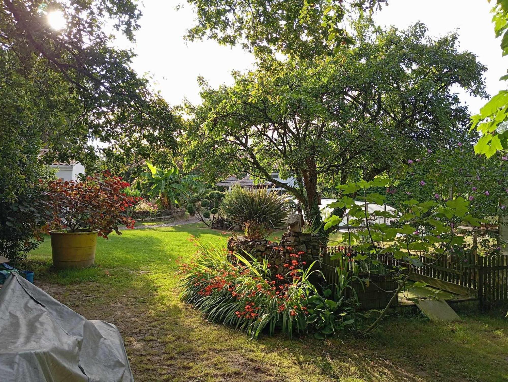 Mas Des Vignes Piscine Chauffee Bed & Breakfast Le Champ-Saint-Pere Luaran gambar